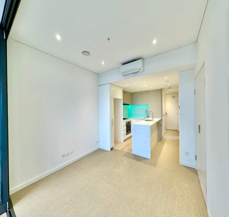 L13/11 Wentworth Place, Wentworth Point, NSW 2127