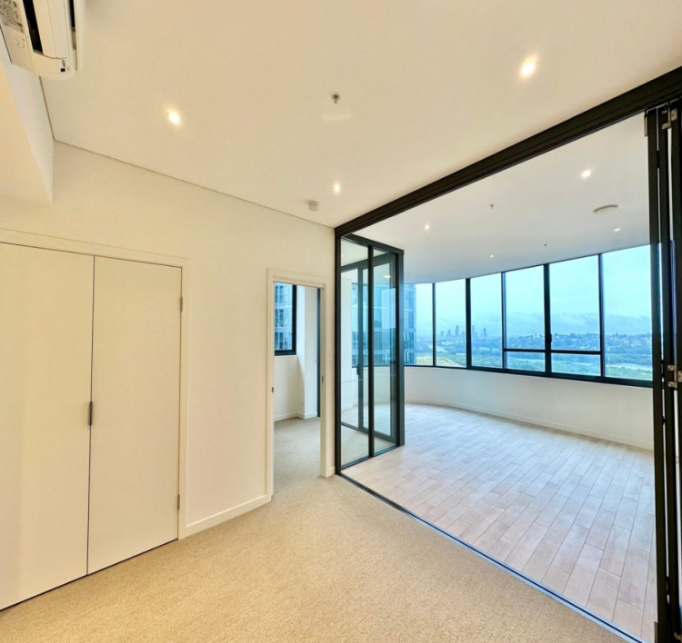 L13/11 Wentworth Place, Wentworth Point, NSW 2127